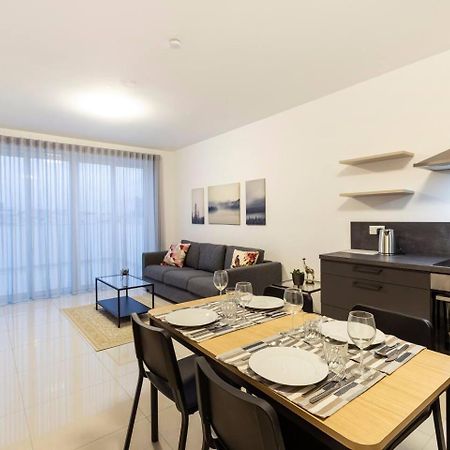 Beautiful Central Penthouse 1Br Ta Xbiex Экстерьер фото